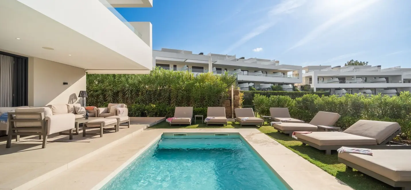 Venta de villa independiente en Elviria 1