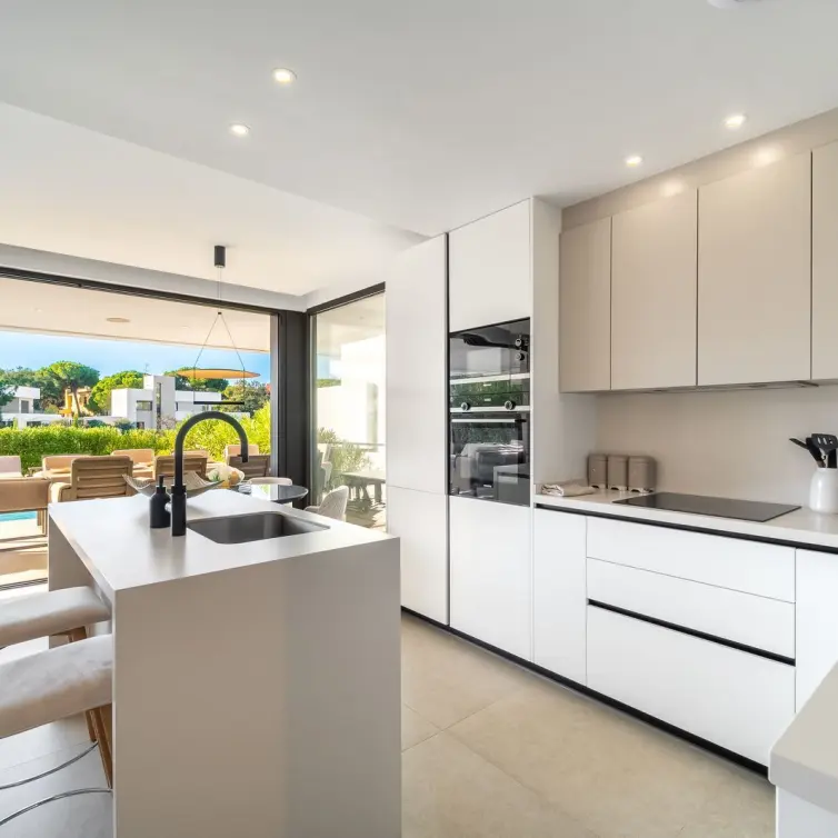 Venta de villa independiente en Elviria