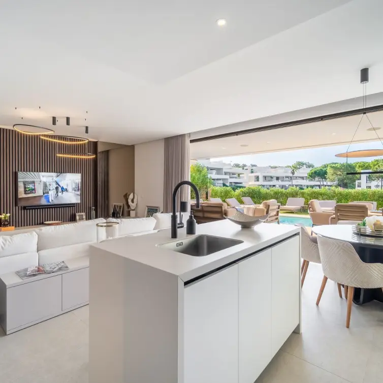 Venta de villa independiente en Elviria