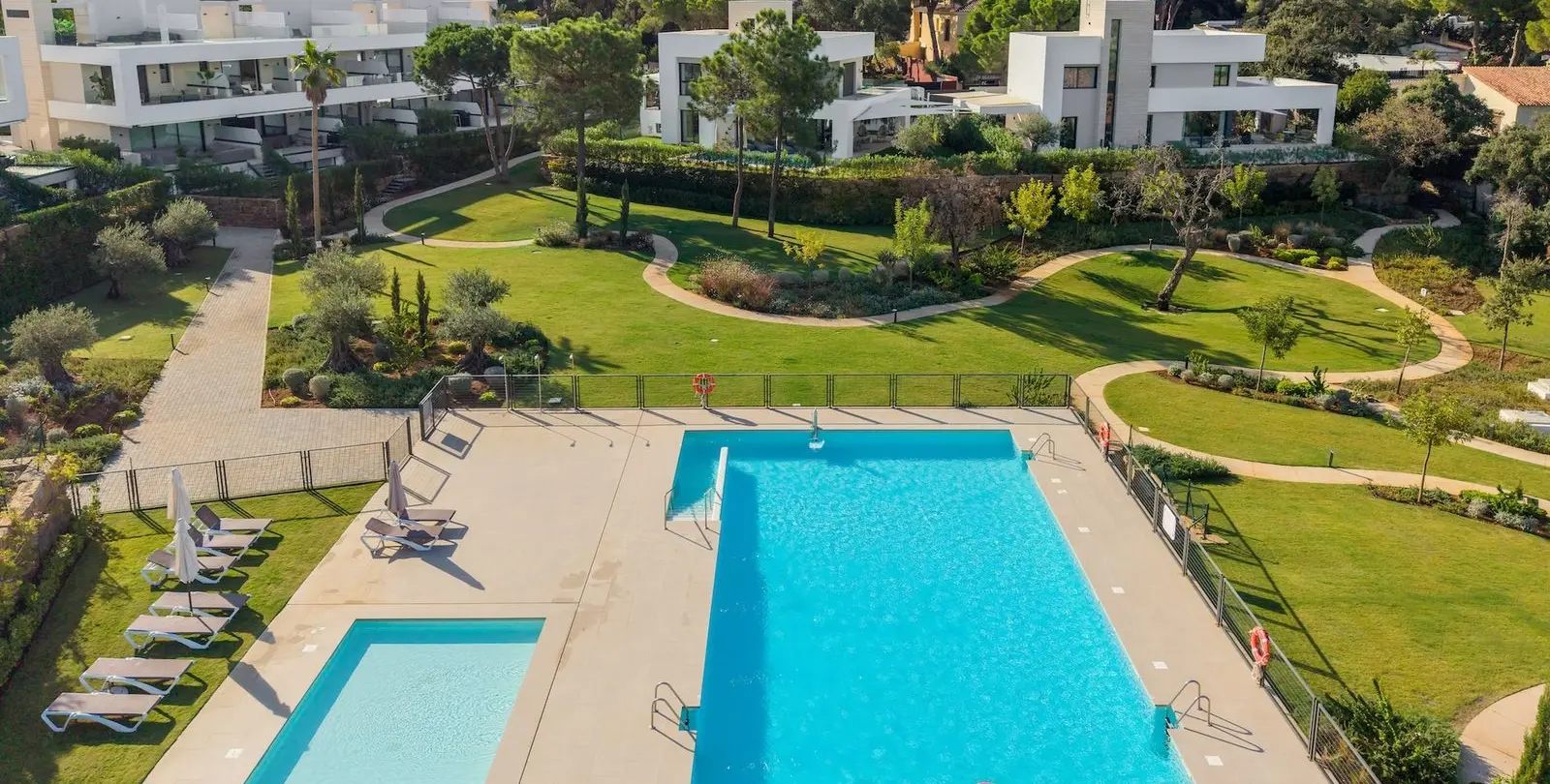 Venta de villa independiente en Elviria 60