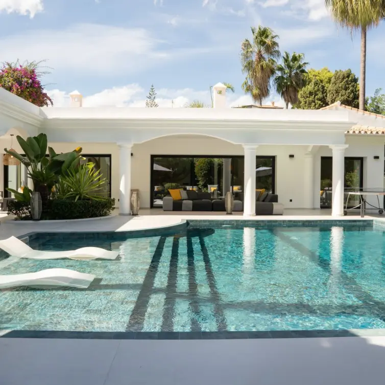 Venta de villa independiente en El Paraiso