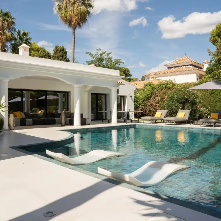Venta de villa independiente en El Paraiso