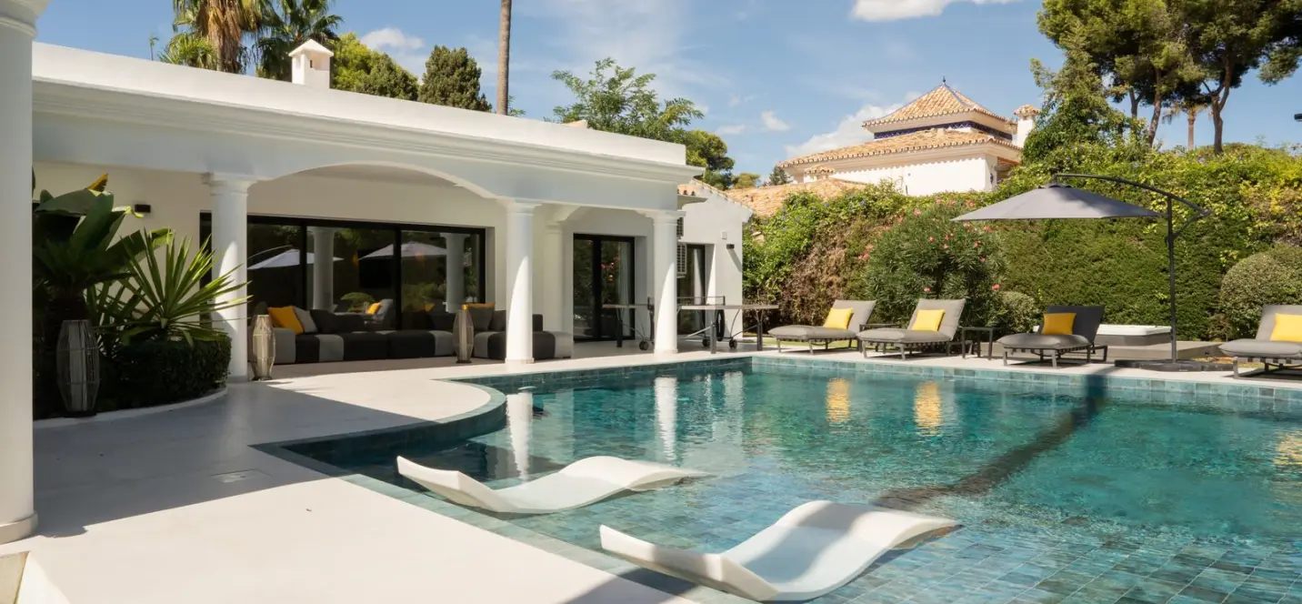 Venta de villa independiente en El Paraiso 1
