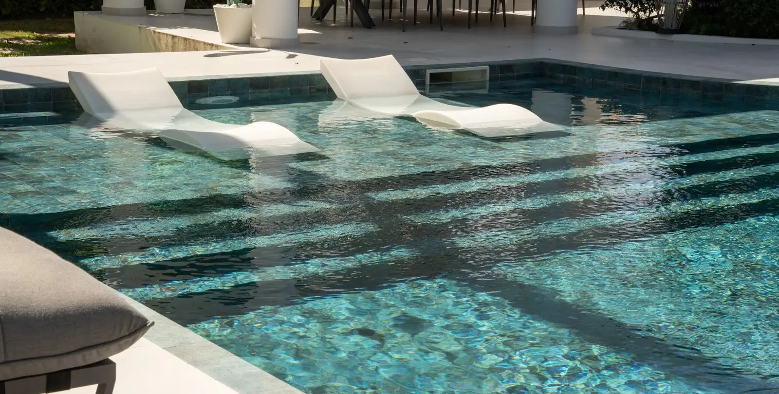 Venta de villa independiente en El Paraiso 5