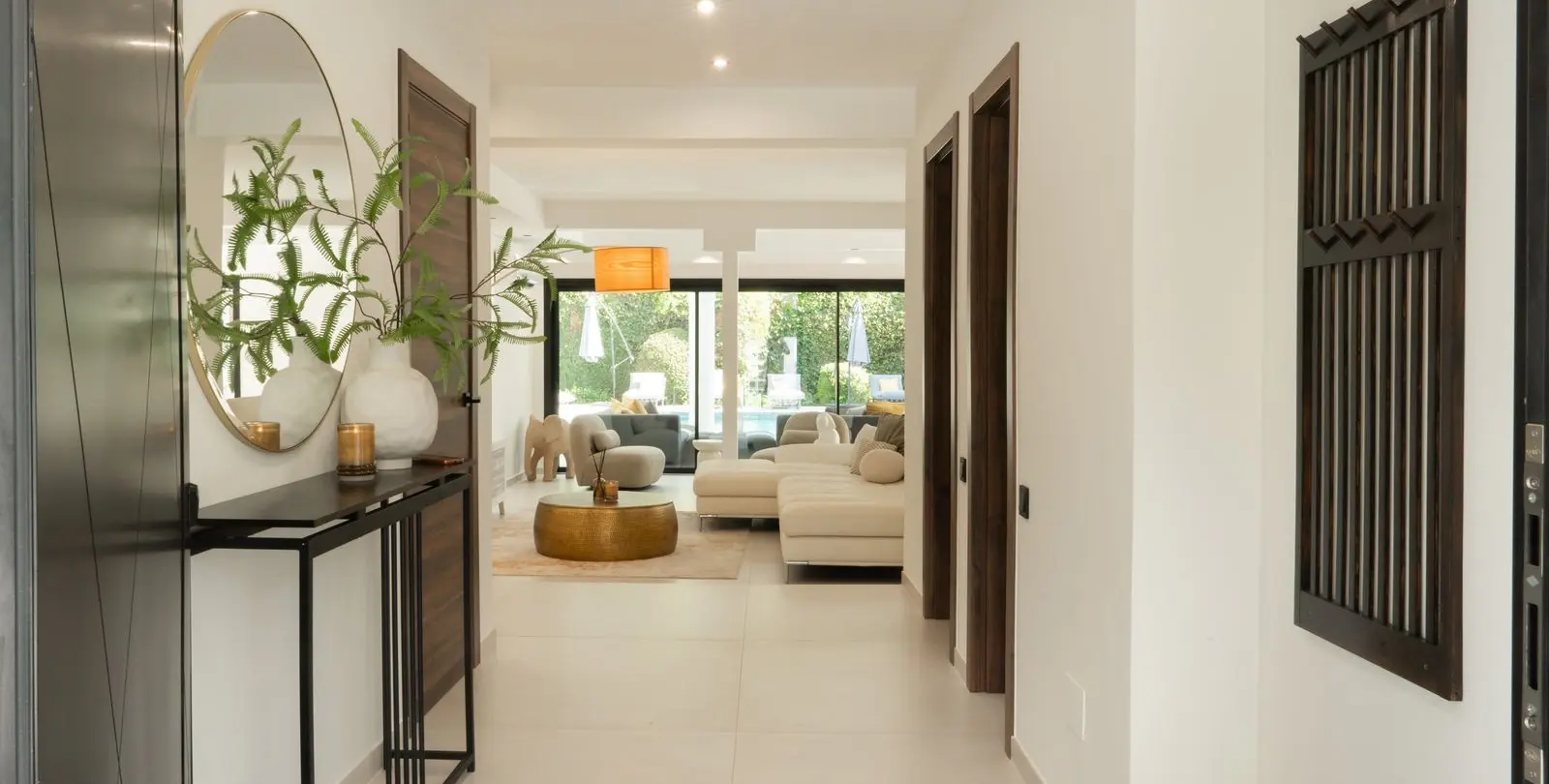 Venta de villa independiente en El Paraiso 10