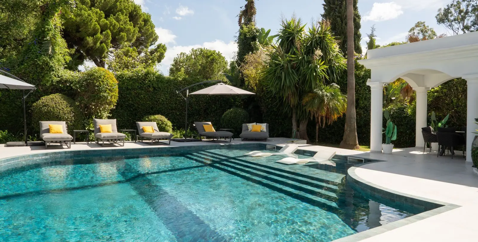 Venta de villa independiente en El Paraiso 29