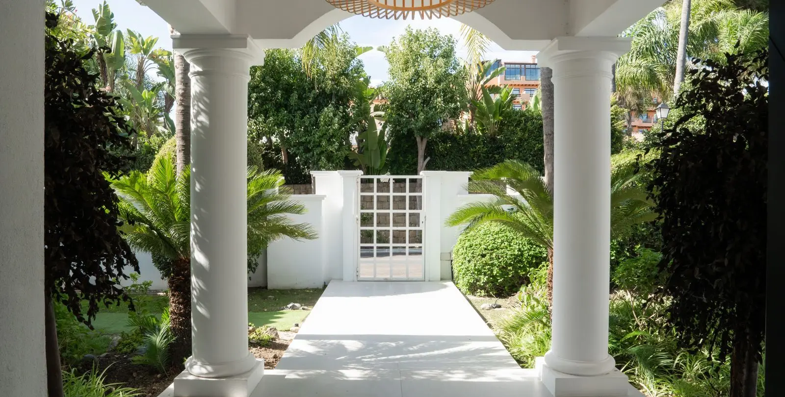 Venta de villa independiente en El Paraiso 94