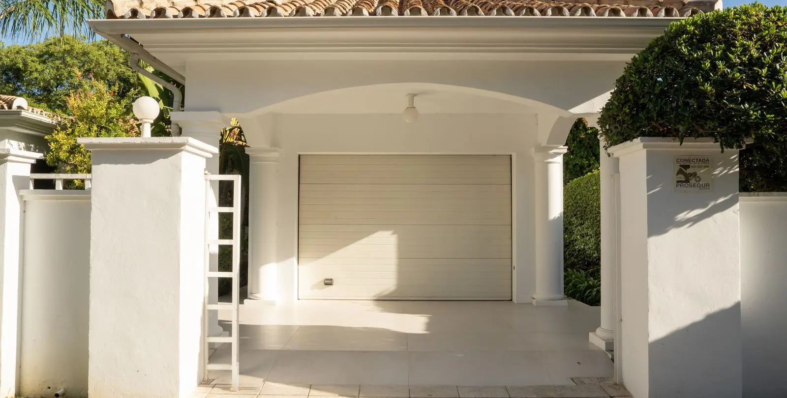 Venta de villa independiente en El Paraiso 99