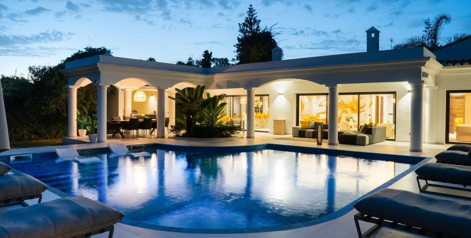 Venta de villa independiente en El Paraiso 102