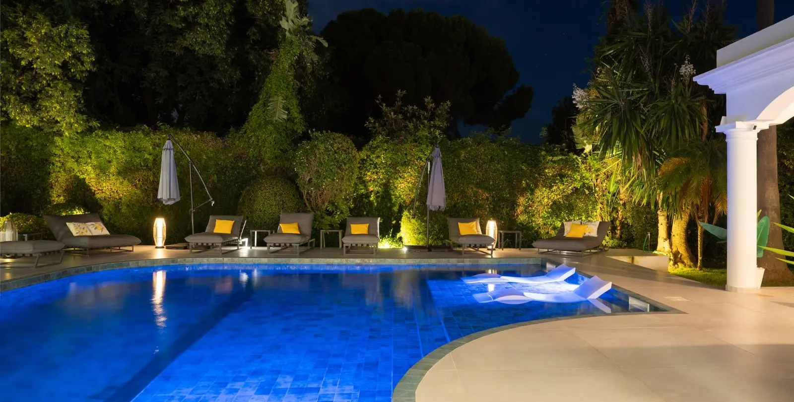 Venta de villa independiente en El Paraiso 111
