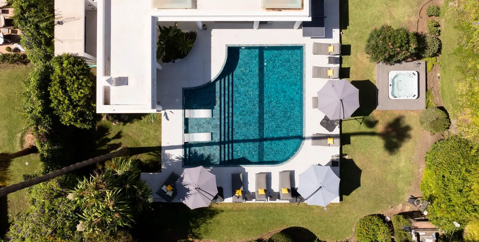 Venta de villa independiente en El Paraiso 125