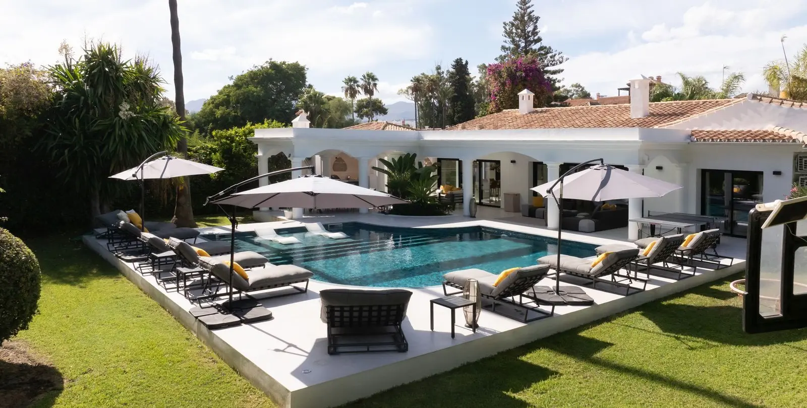 Venta de villa independiente en El Paraiso 130