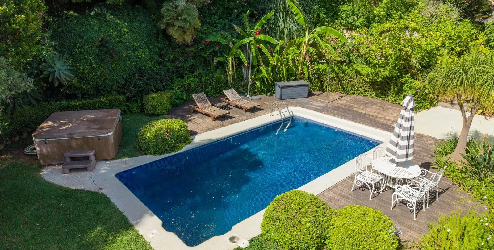 Venta de villa independiente en La Quinta 7