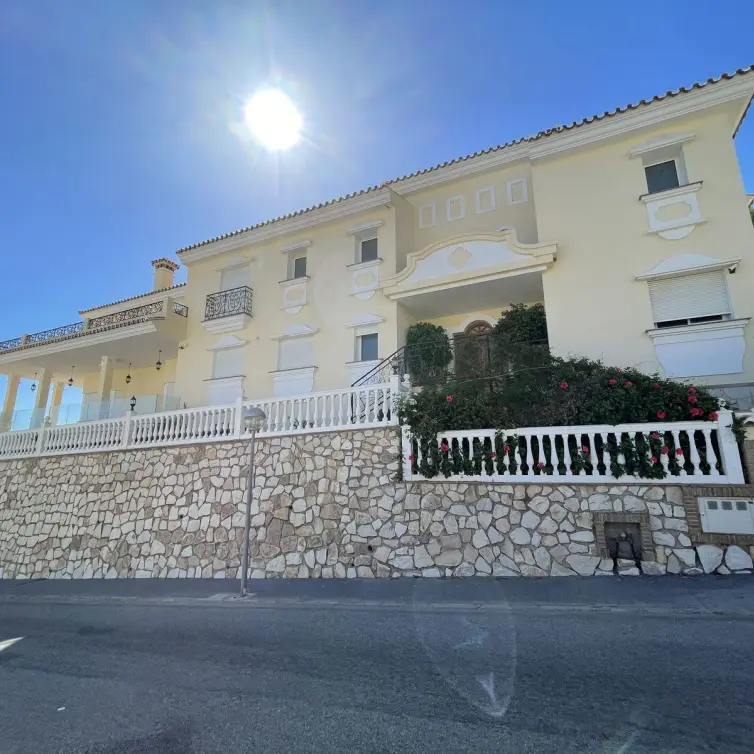 Venta de villa independiente en Riviera del Sol