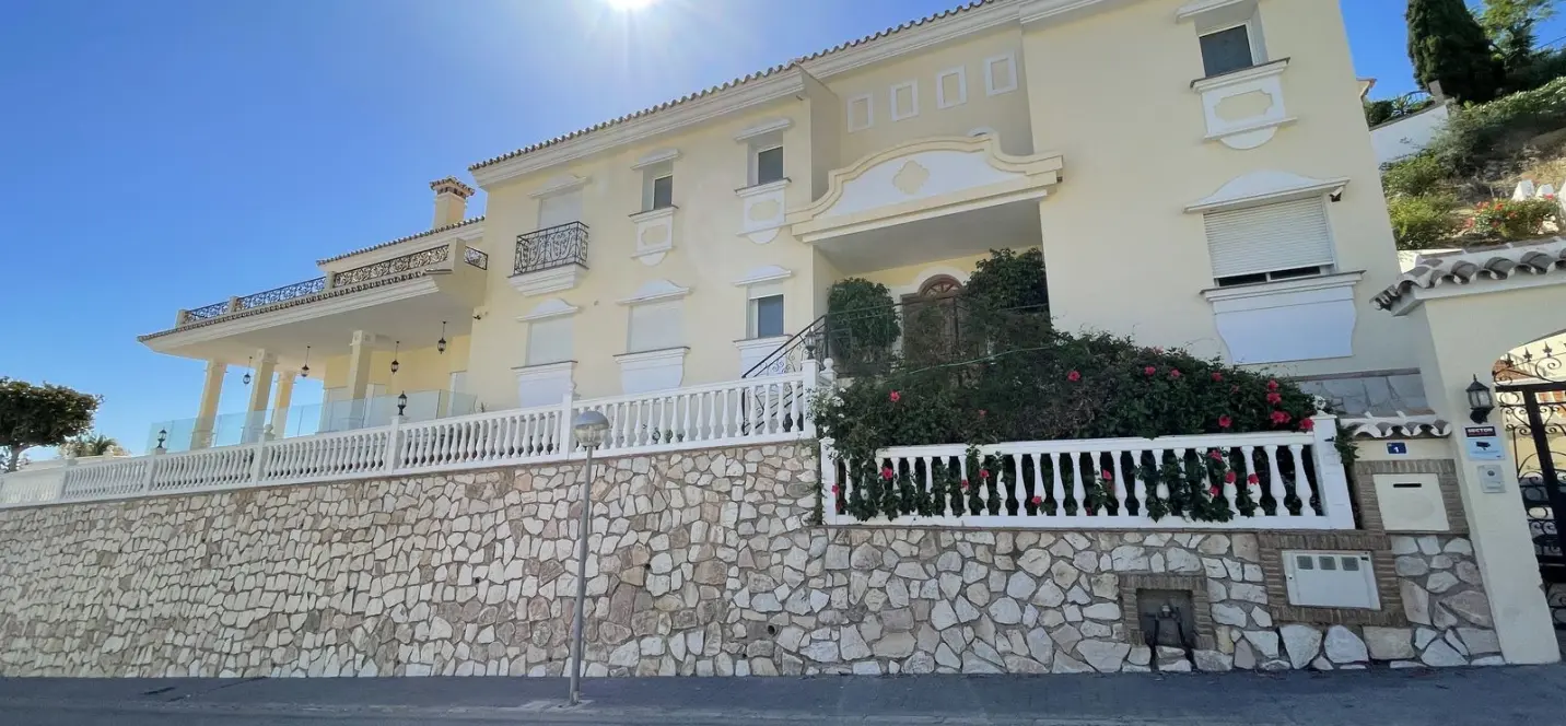 Venta de villa independiente en Riviera del Sol 0