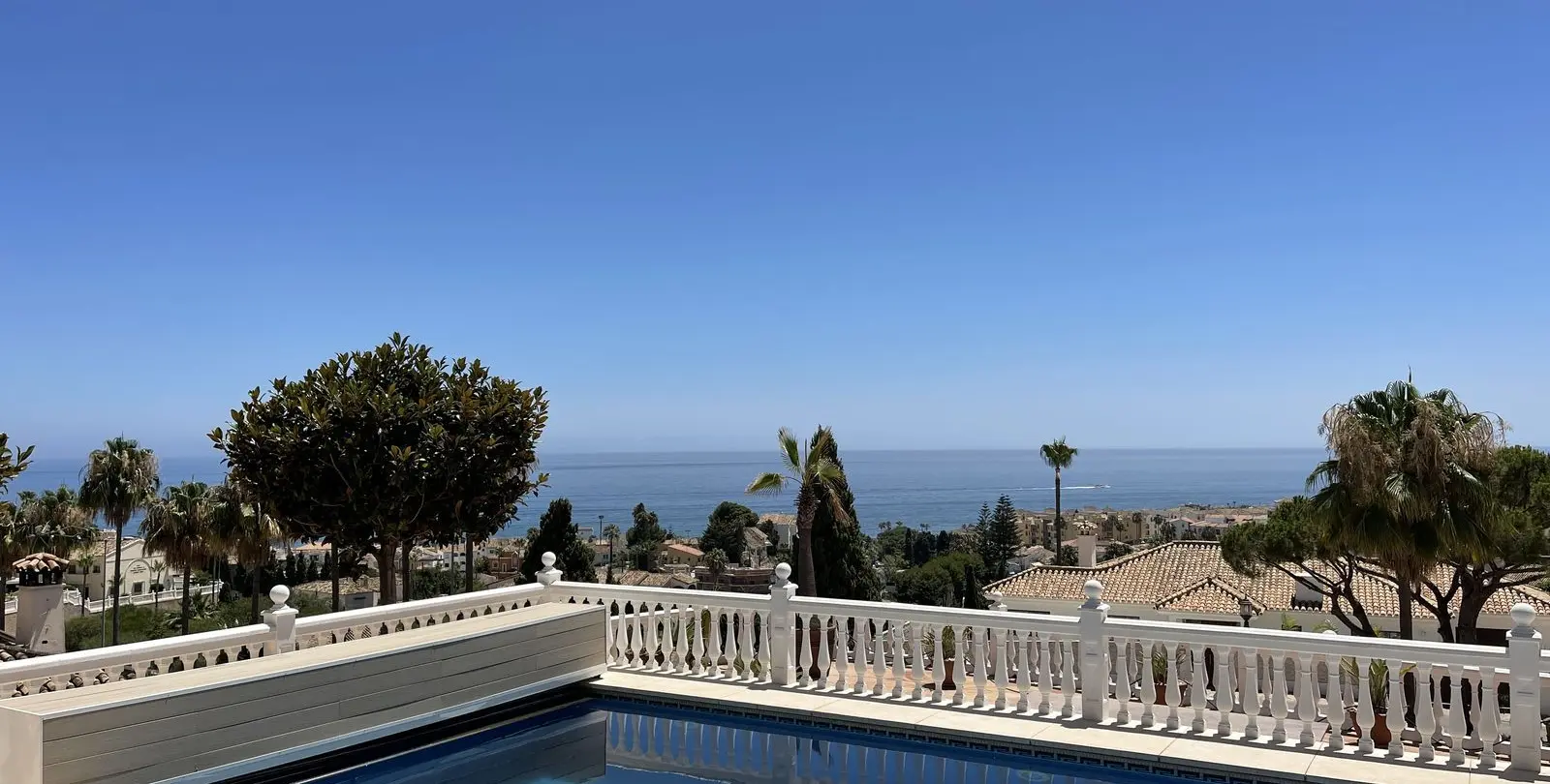 Venta de villa independiente en Riviera del Sol 3