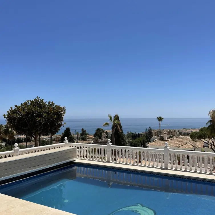 Venta de villa independiente en Riviera del Sol
