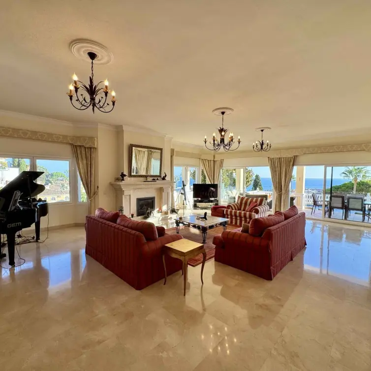 Venta de villa independiente en Riviera del Sol