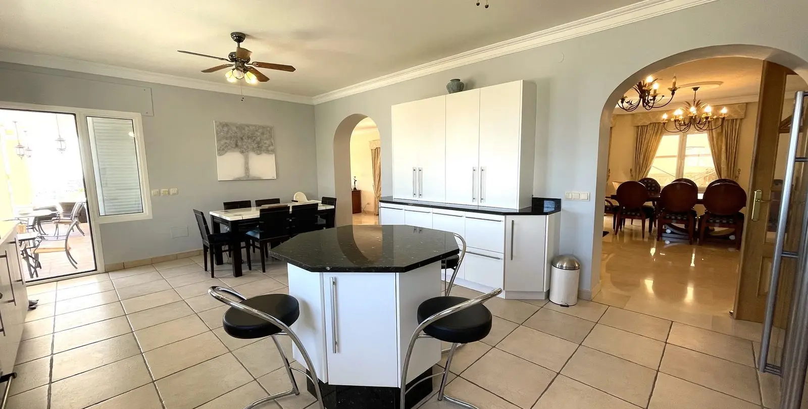 Venta de villa independiente en Riviera del Sol 17