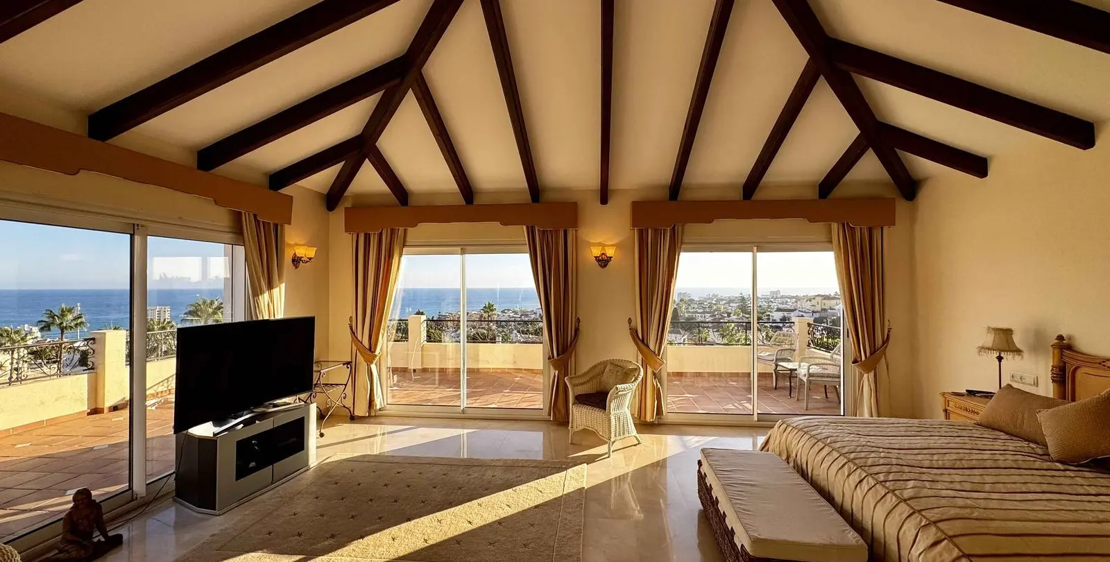 Venta de villa independiente en Riviera del Sol 24