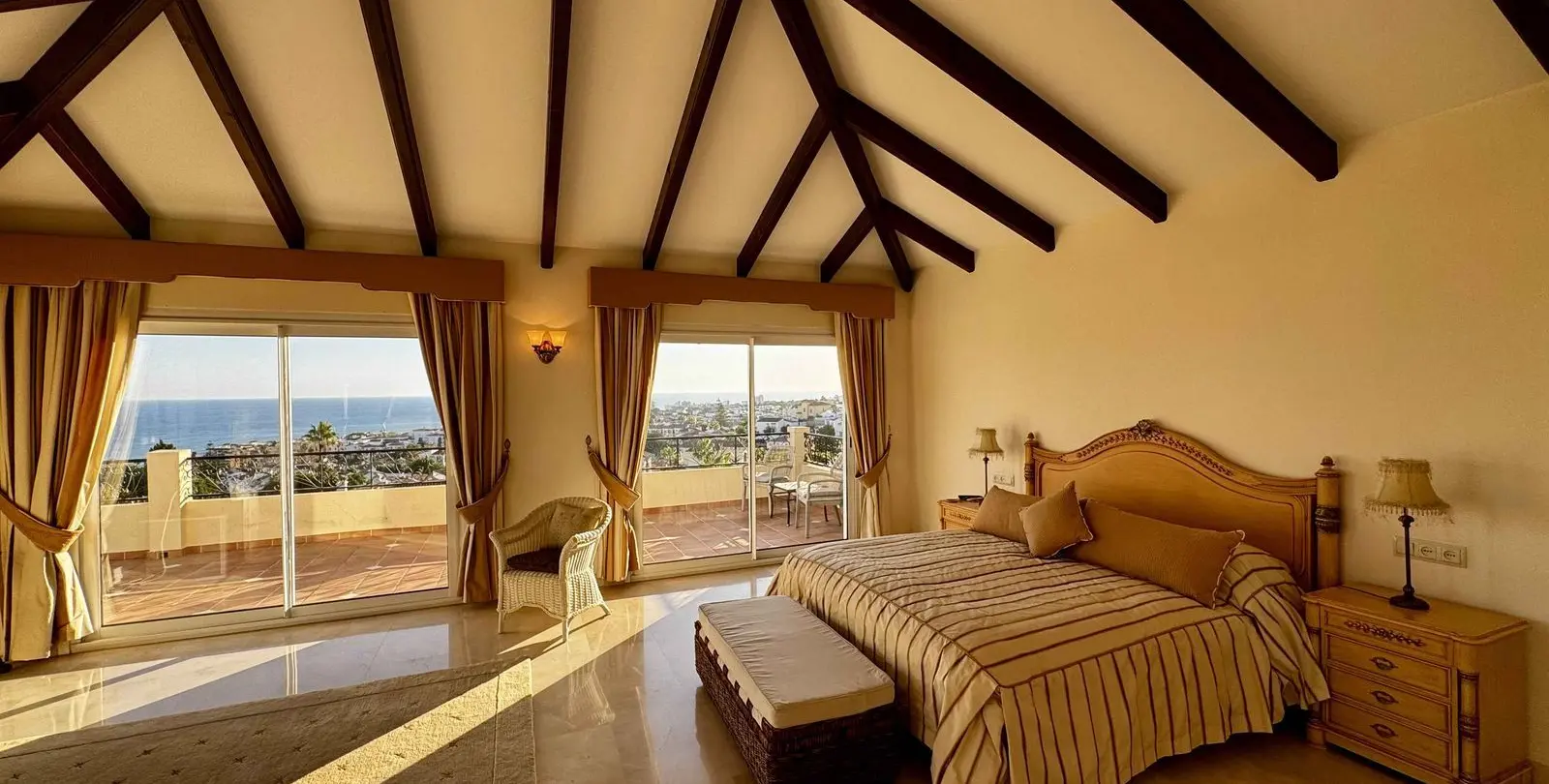 Venta de villa independiente en Riviera del Sol 25