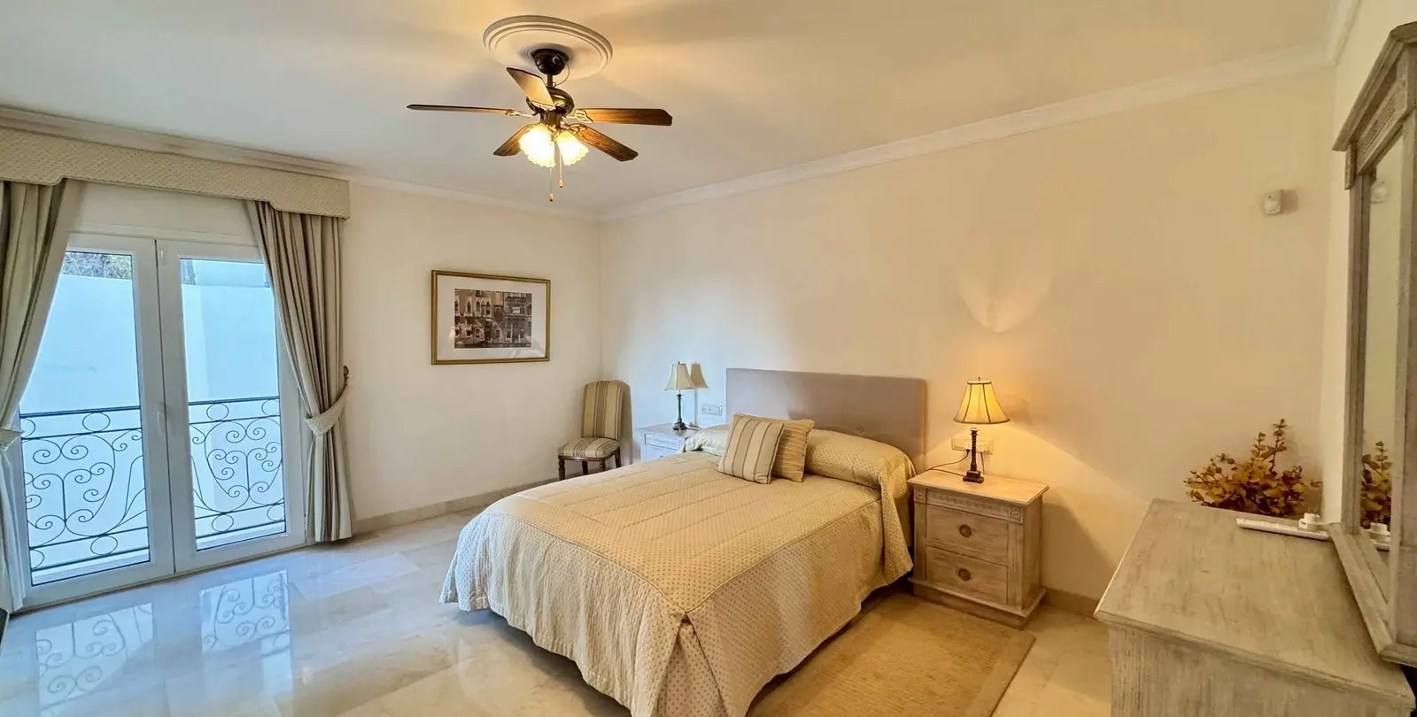 Venta de villa independiente en Riviera del Sol 28