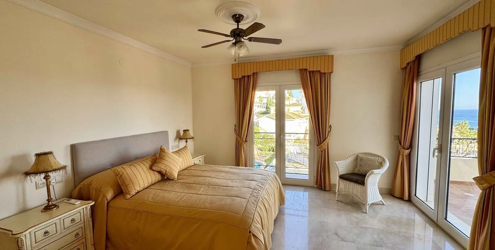 Venta de villa independiente en Riviera del Sol 31