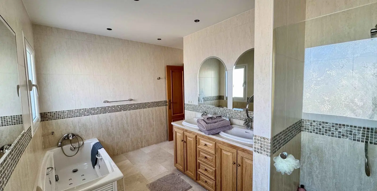 Venta de villa independiente en Riviera del Sol 33