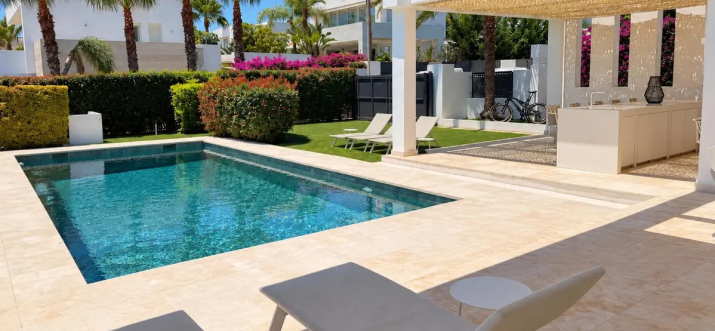 Long-term rent of detached villa in Marbella 0