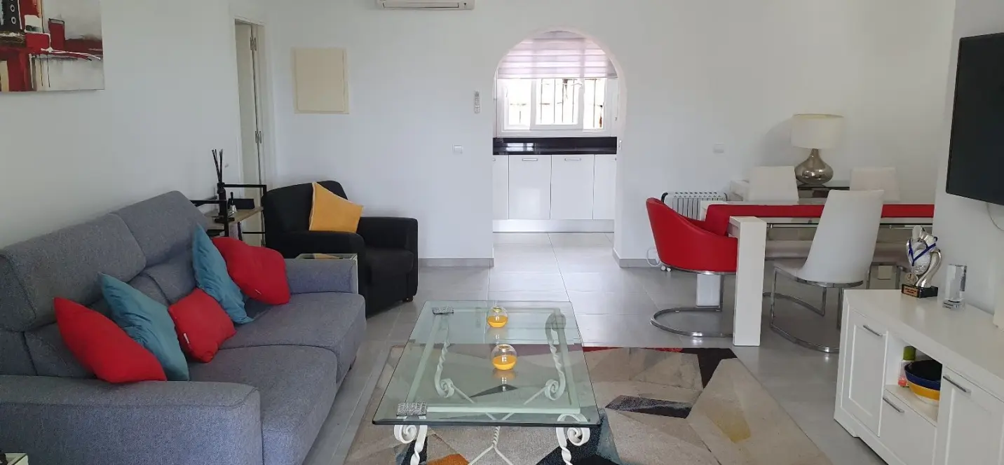 Sale of ground floor apartment in El Paraiso 0