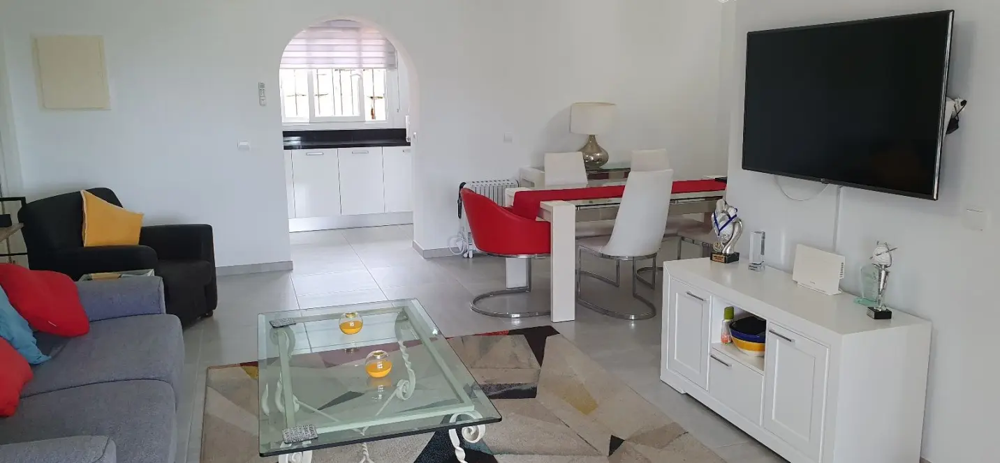 Sale of ground floor apartment in El Paraiso 1