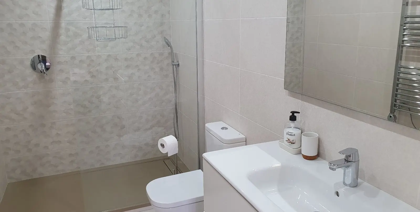 Sale of ground floor apartment in El Paraiso 17