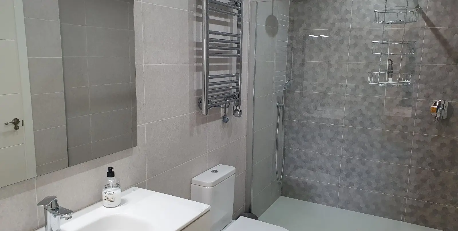 Sale of ground floor apartment in El Paraiso 24