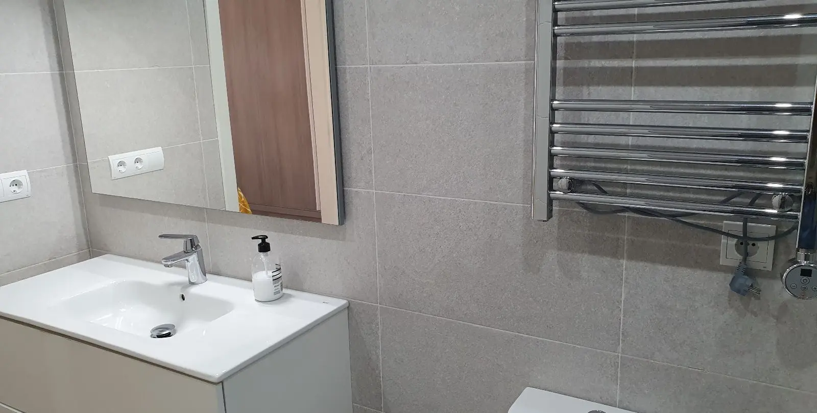 Sale of ground floor apartment in El Paraiso 26