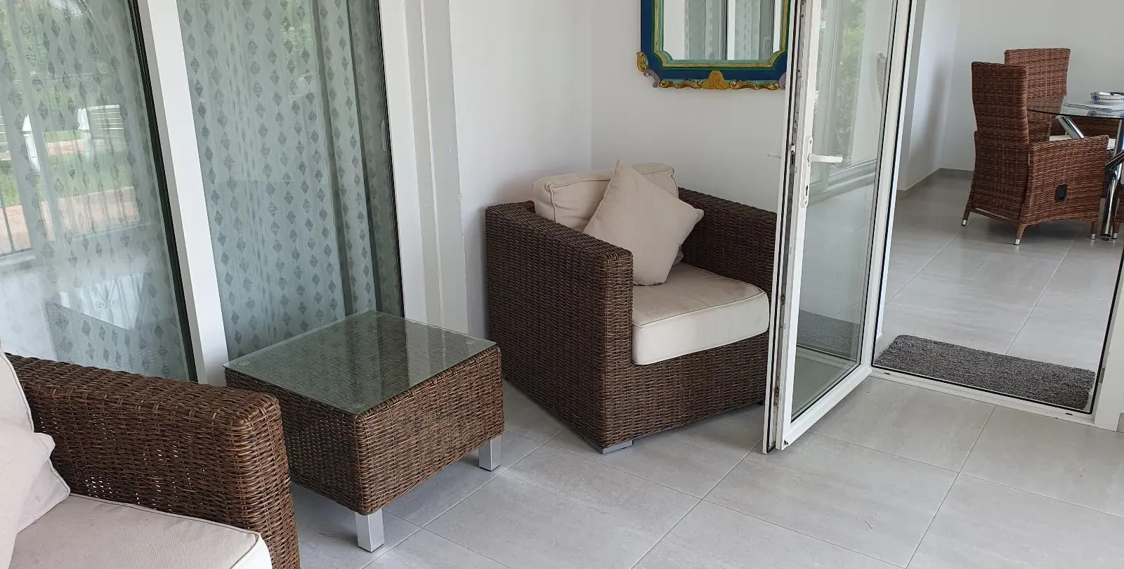 Sale of ground floor apartment in El Paraiso 29
