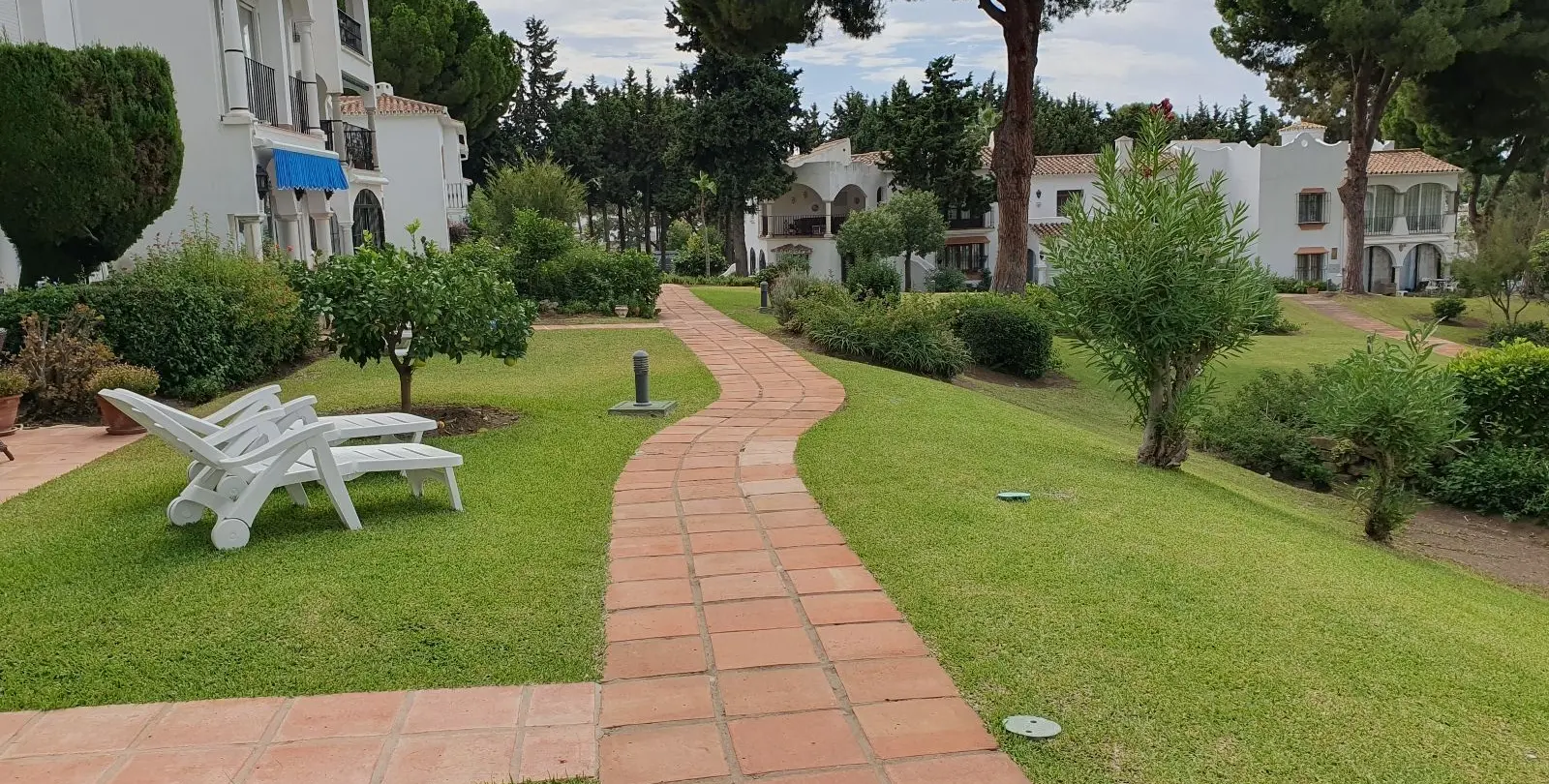 Sale of ground floor apartment in El Paraiso 32