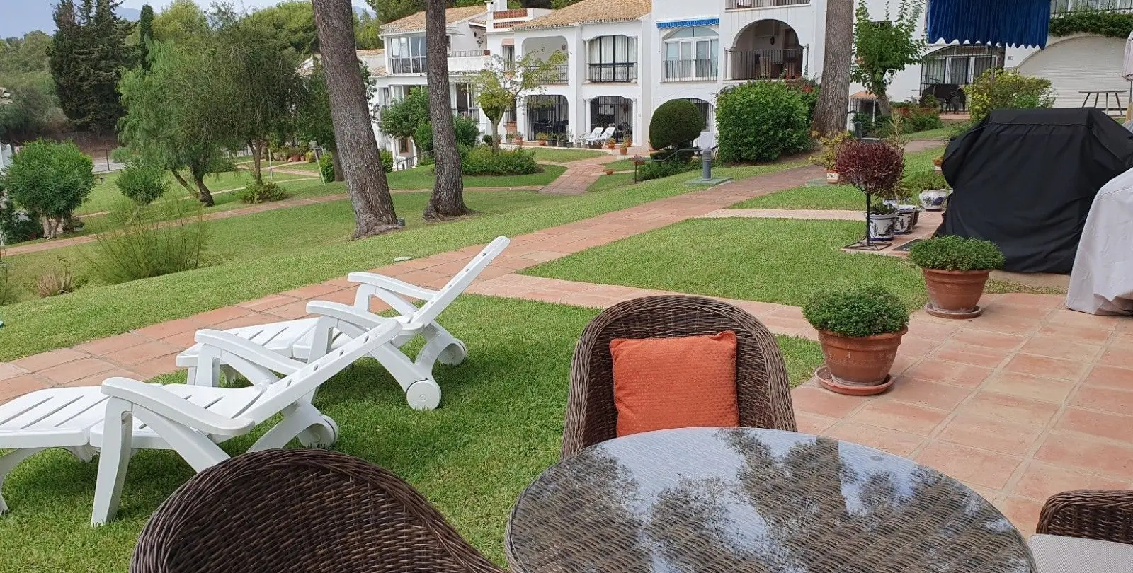 Sale of ground floor apartment in El Paraiso 34