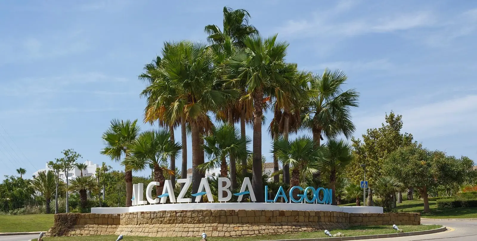 Sale of ground floor apartment in Casares 8
