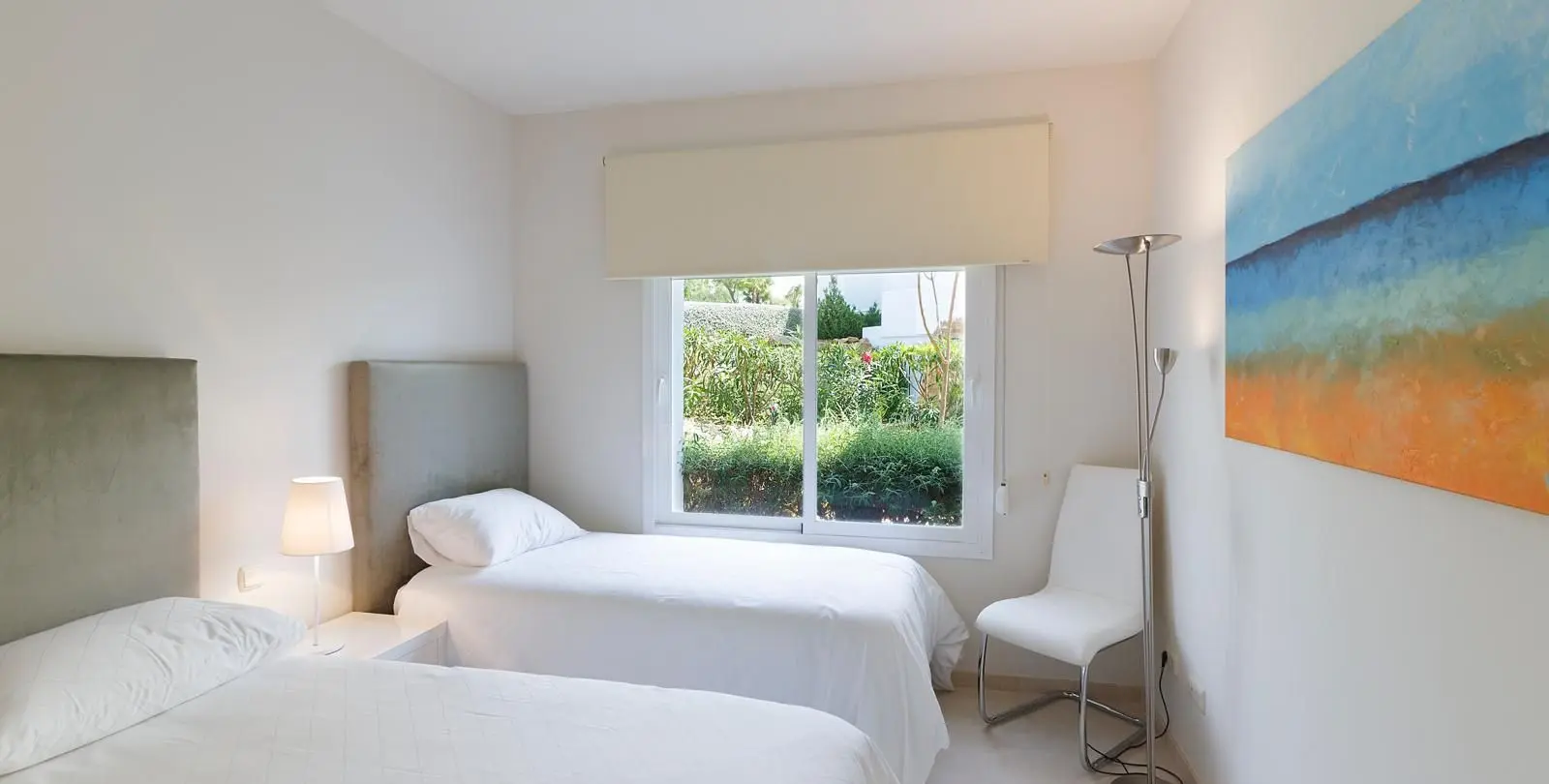 Sale of ground floor apartment in Casares 10