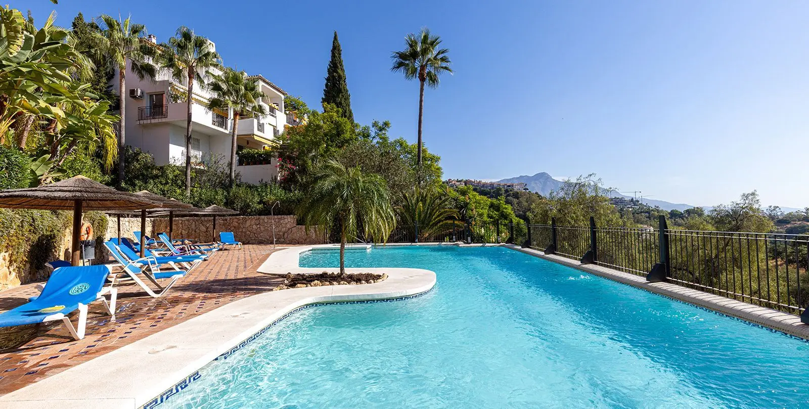 Sale of penthouse in Benahavís 1