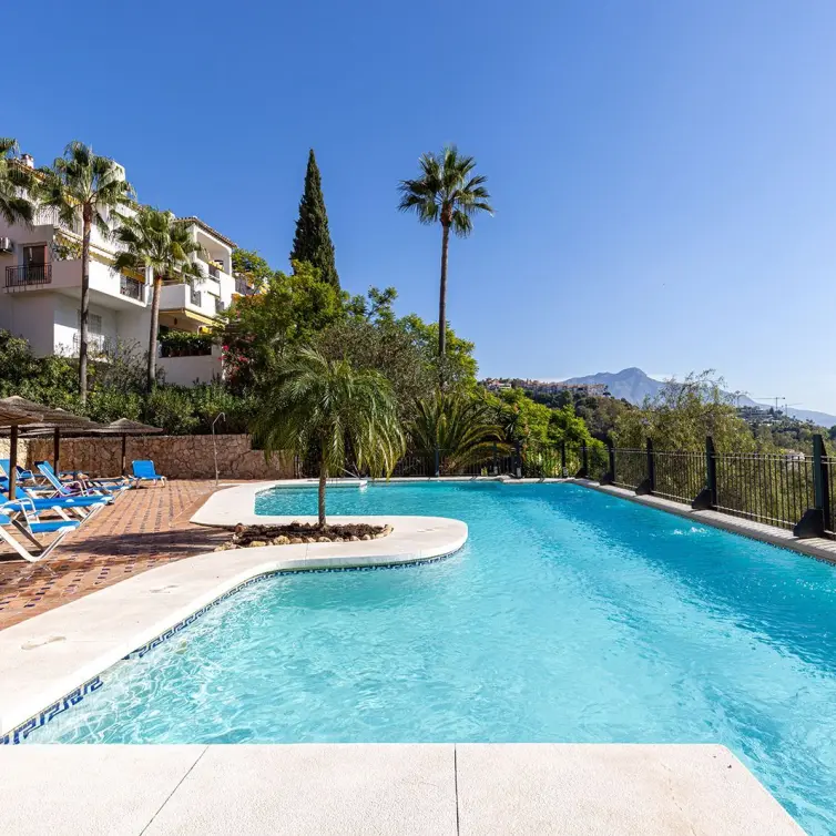 Sale of penthouse in Benahavís