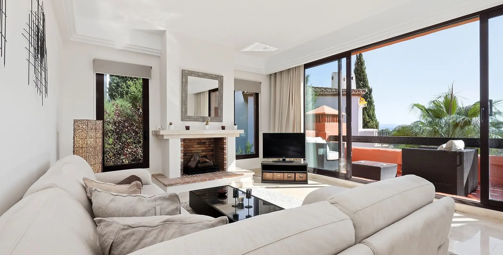 Sale of penthouse in Benahavís 2