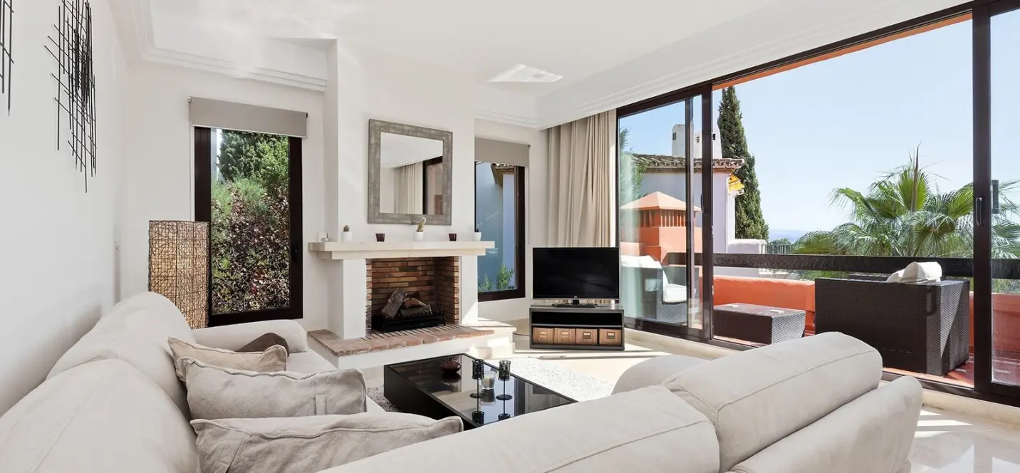 Sale of penthouse in Benahavís 1