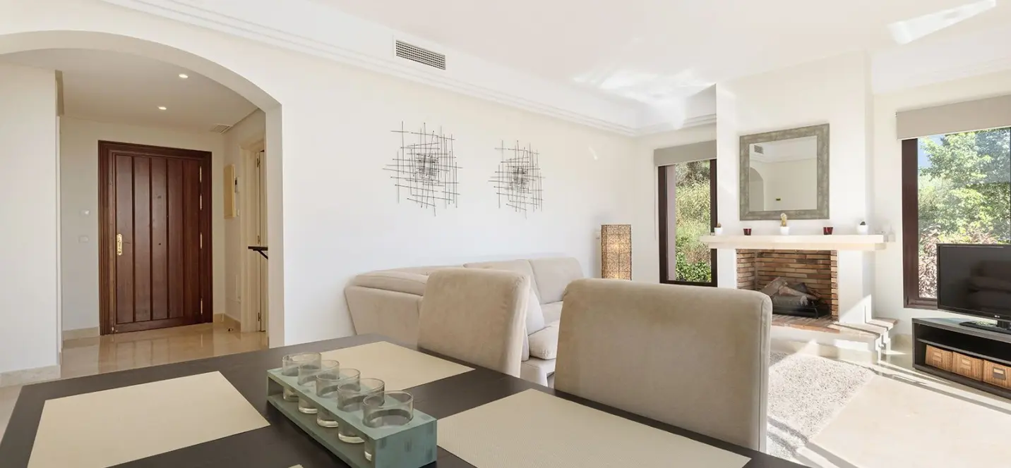 Sale of penthouse in Benahavís 2