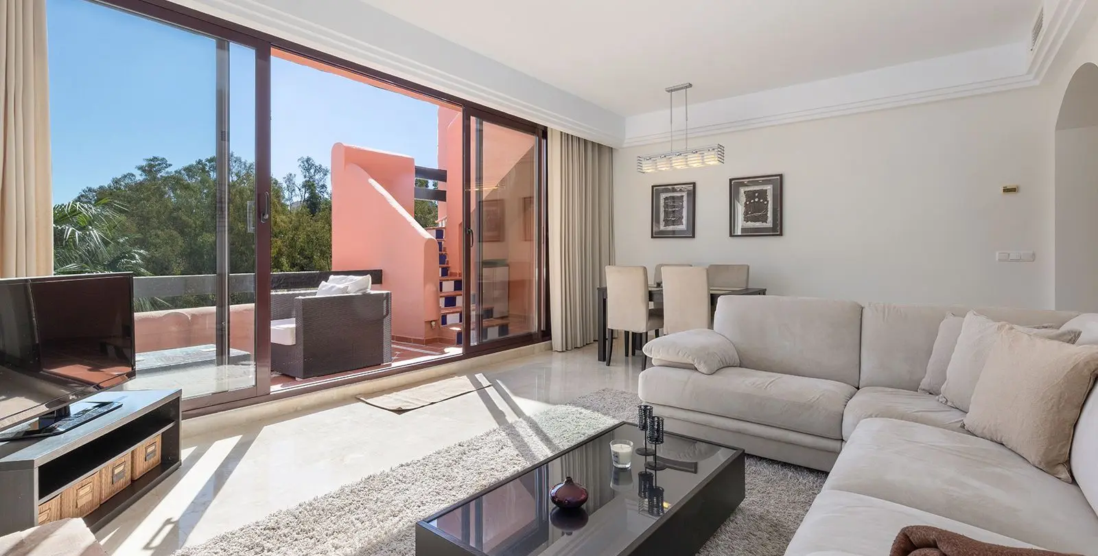 Sale of penthouse in Benahavís 11