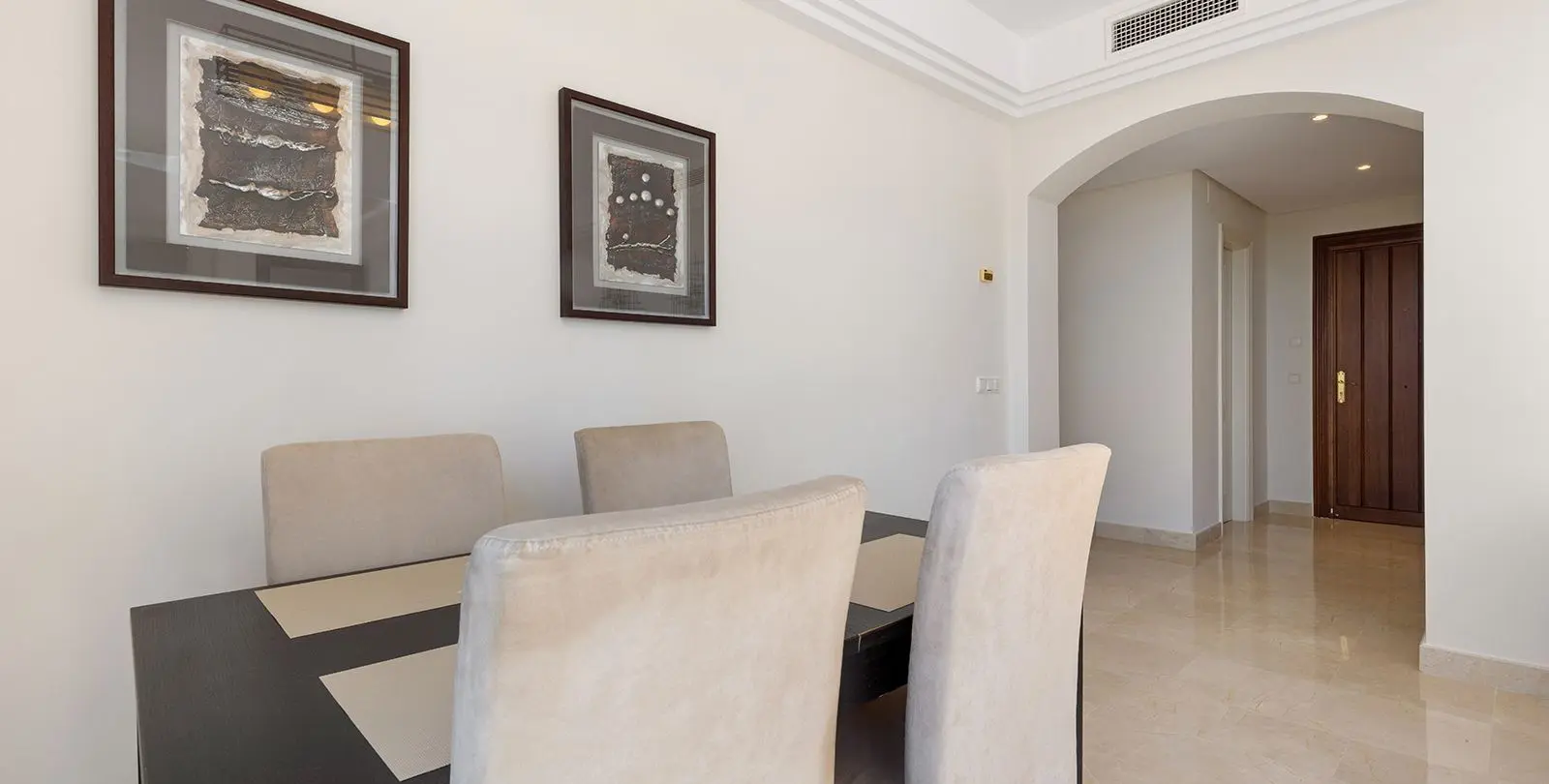 Sale of penthouse in Benahavís 12