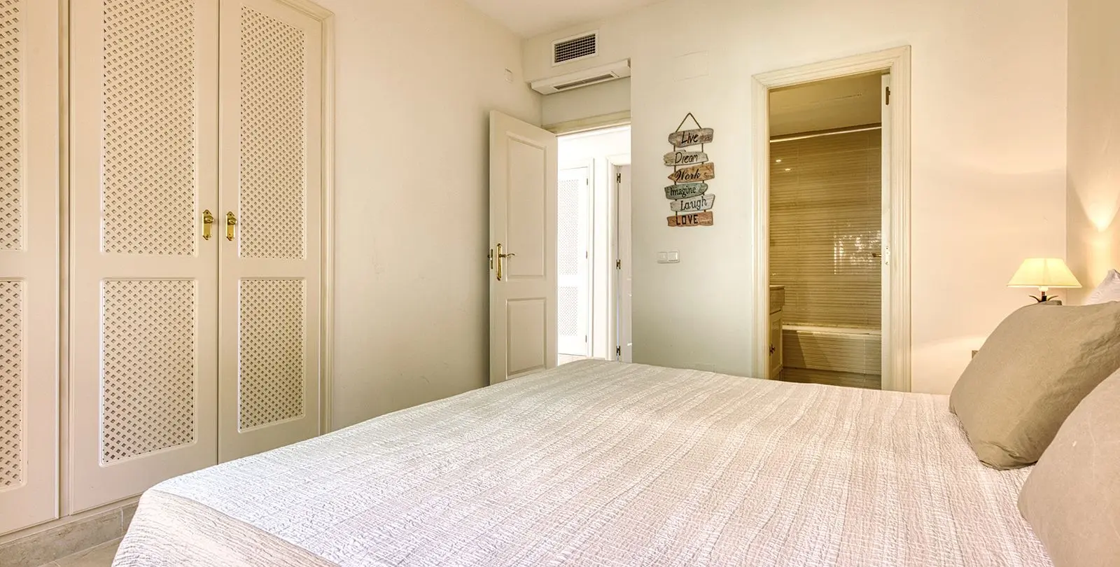 Sale of penthouse in Benahavís 20