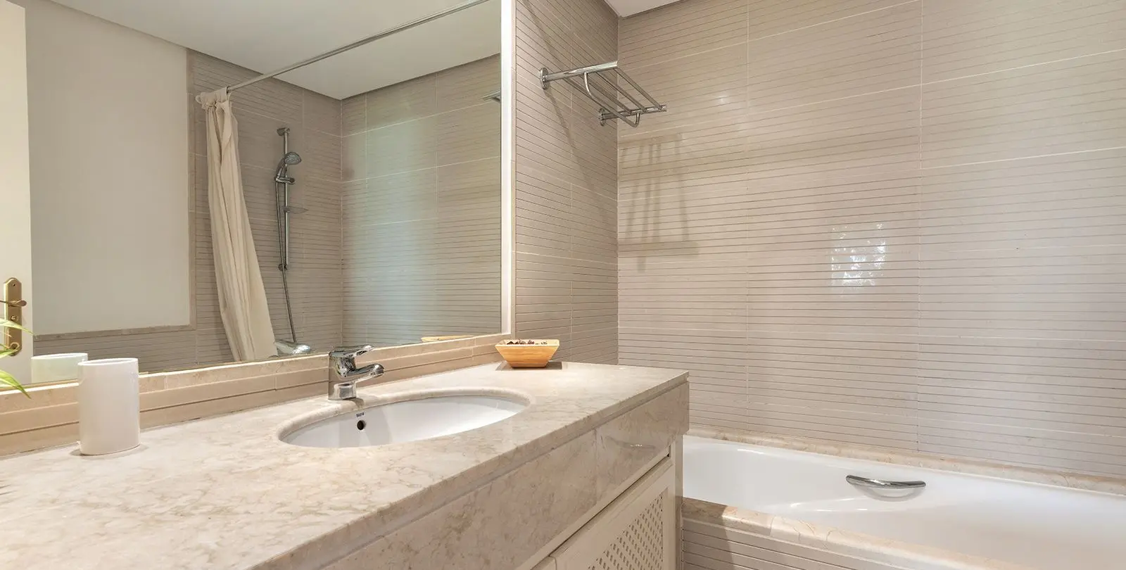 Sale of penthouse in Benahavís 24