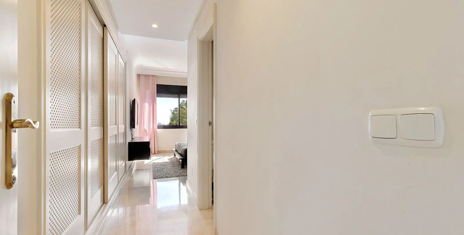 Sale of penthouse in Benahavís 26