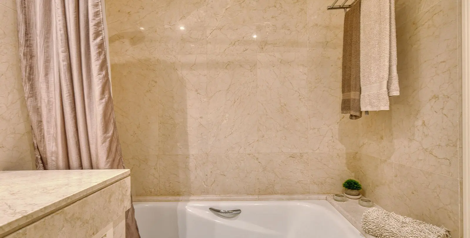Sale of penthouse in Benahavís 28
